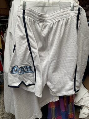 Utah basketball White Athletic Shorts with Navy Trim